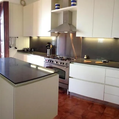 Villino San Remigio 4 Bedrooms 9 Pax Villa